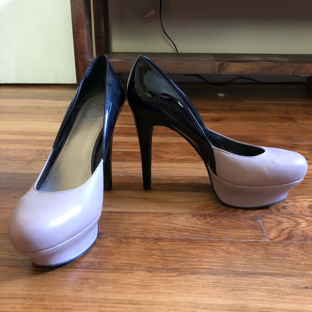 Jessica Simpson stiletto heels